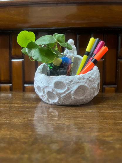 Astronaut Desk Organiser