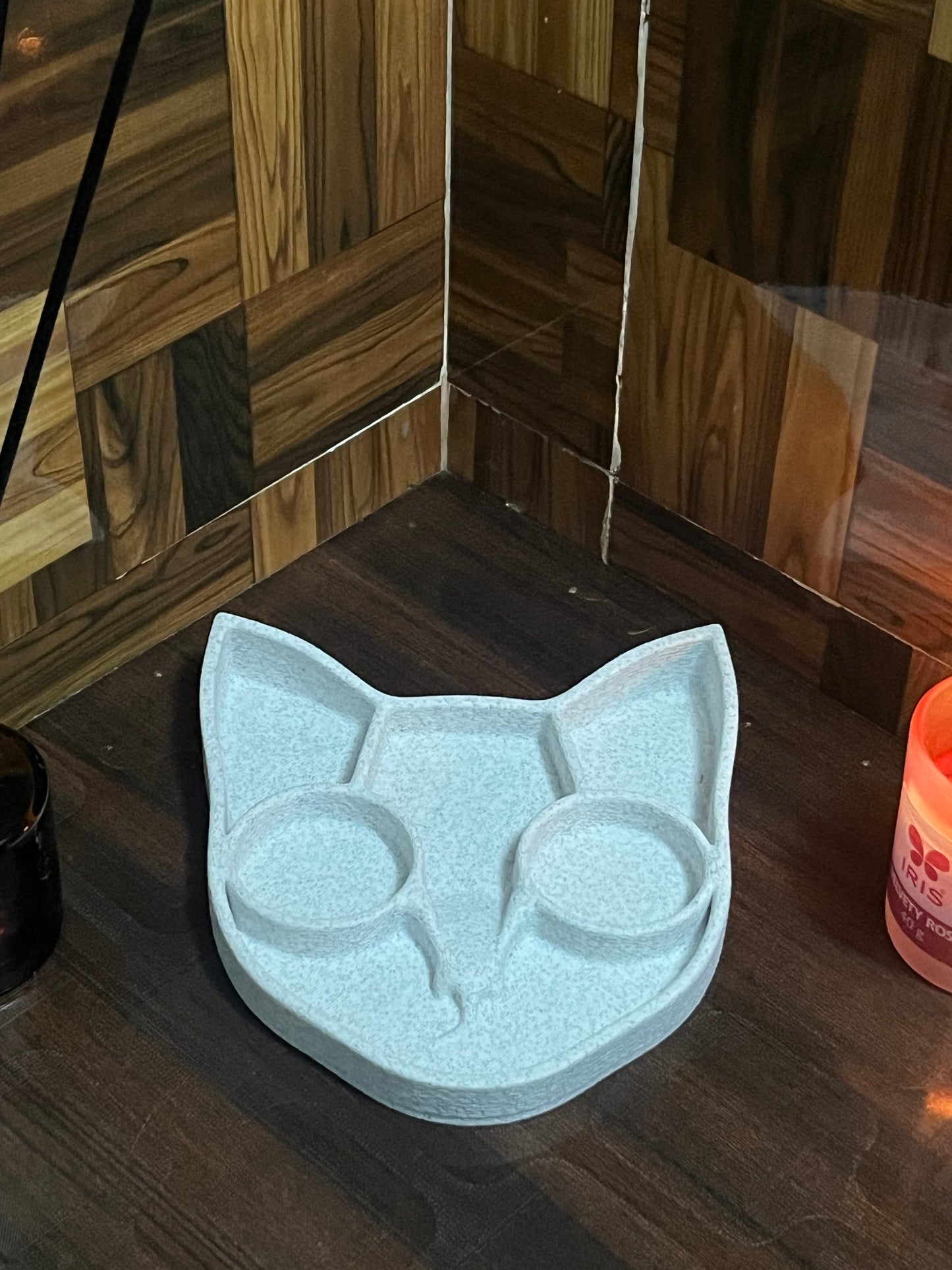 Elegant Cat Tray